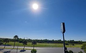 University Inn & Suites Brownsville